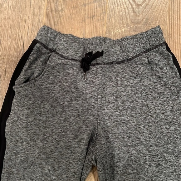 Prism Sport Woman’s Gray Joggers Size Small - Picture 2 of 6